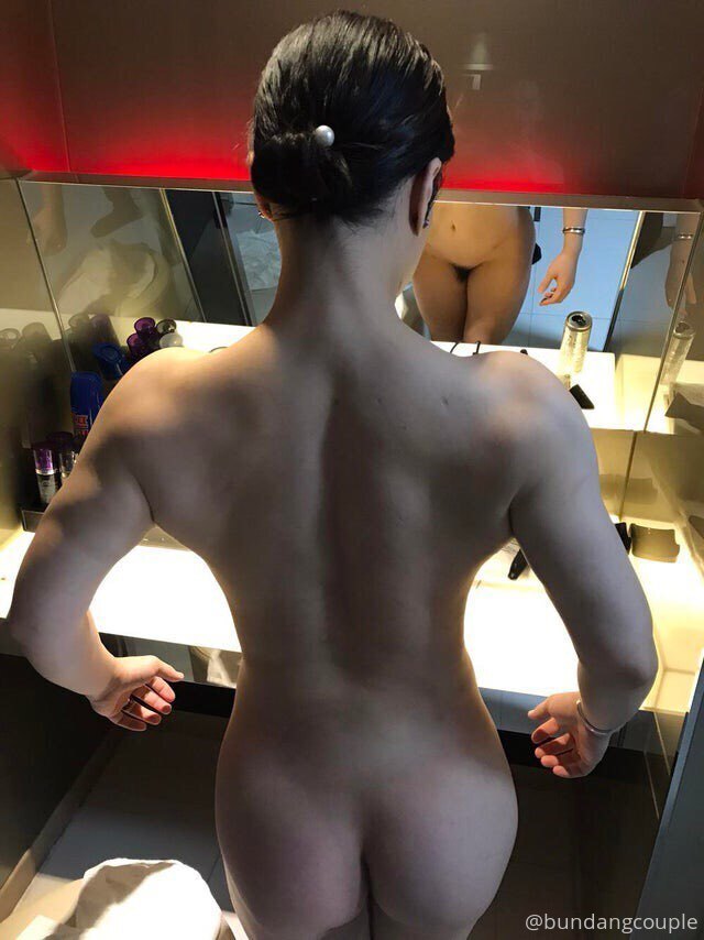 【2024-01-10】Rolling on the bed as naked❤️.m4v